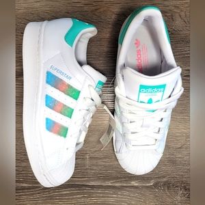 Adidas Originals Superstar Fuzzy Stripes White. Size 4.5Y